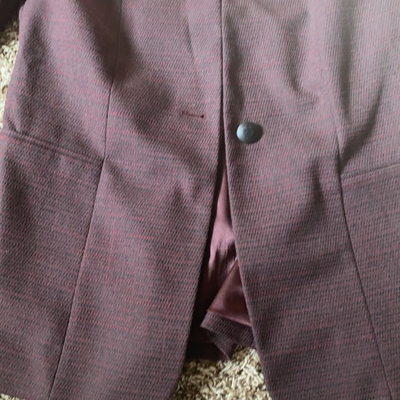 Tahari purple/burgundy blazer, purple lining - Picture 3 of 6